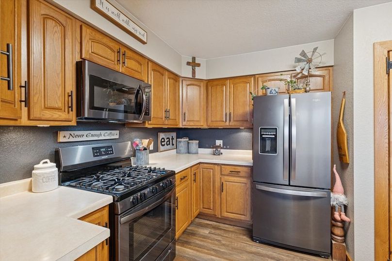 25-4800-Cub-Hollow-Rd-WindowStill