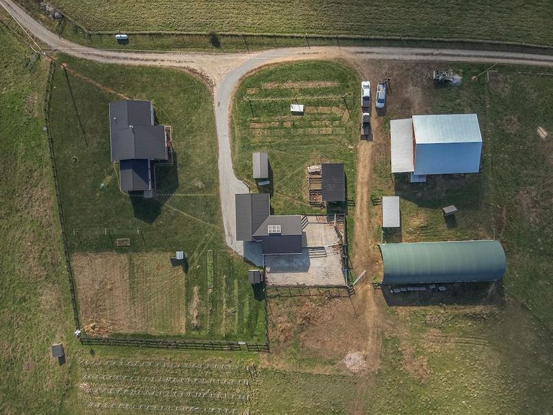 6-DJI_20251201113415_0016_W