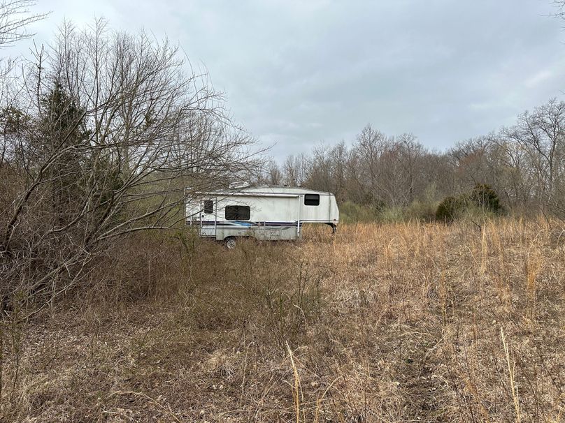 5th wheel that stays