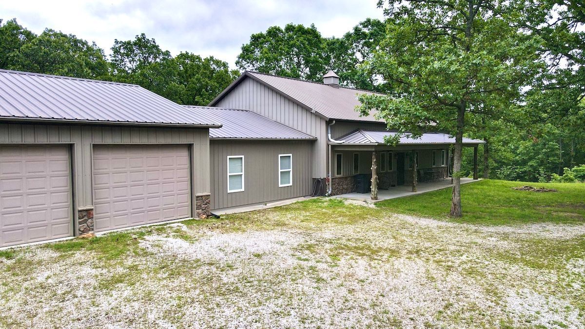 Stunning Private Home And Acreage Near Truman Lake Whitetail Properties