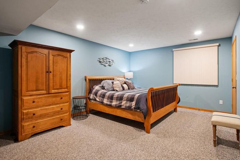 93 Apartment Bedroom 1