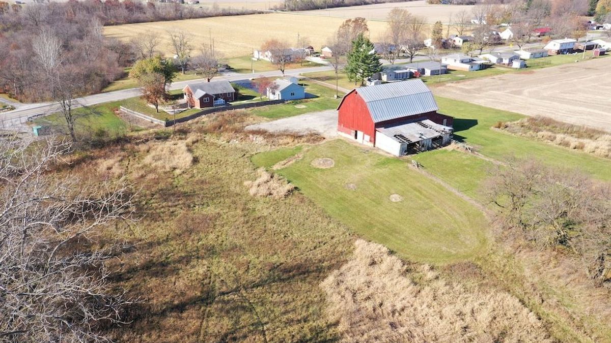 Productively Employed Grazing Reference: Highly Productive Farmland With Livestock Barn And Grazing
