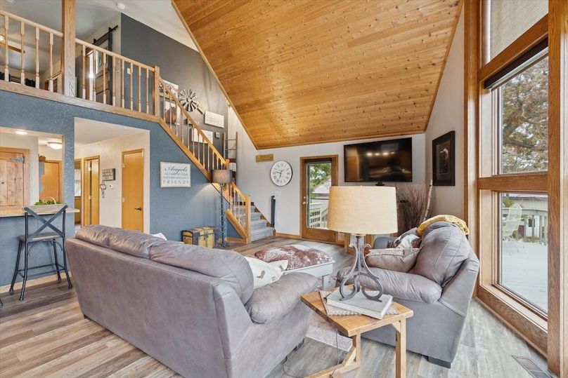 10-4800-Cub-Hollow-Rd-WindowStill