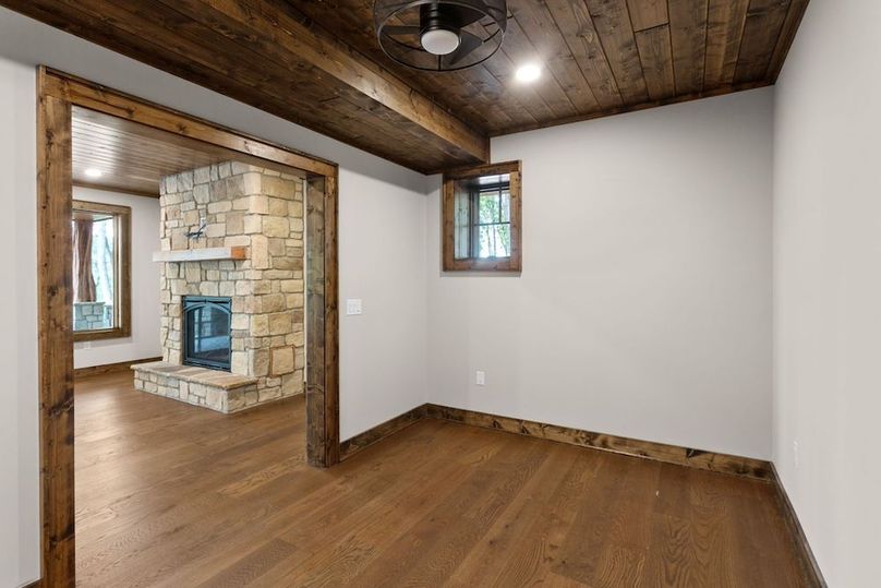 18-web-or-mls-6390 Golf Club Drvie-33