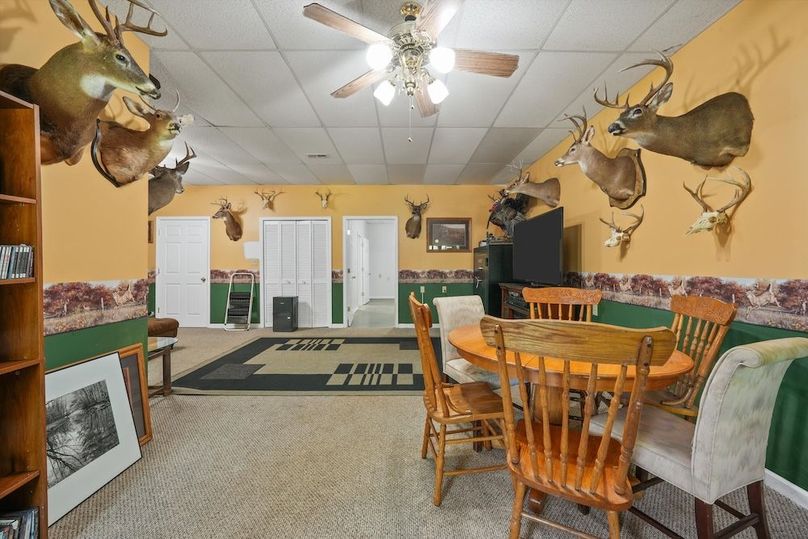 37-2869 Persian Ln34