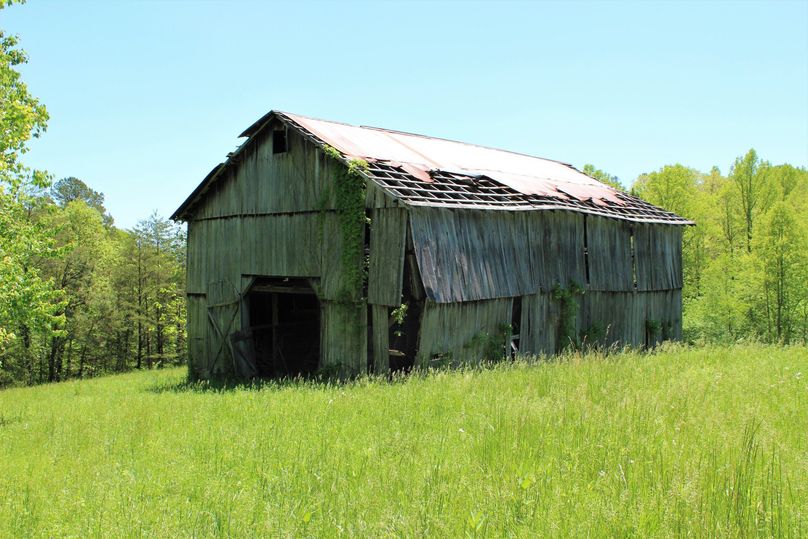 006 the old homestead barn, lots of salvagable reclaimed wood
