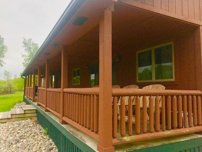 10 lodge country porch