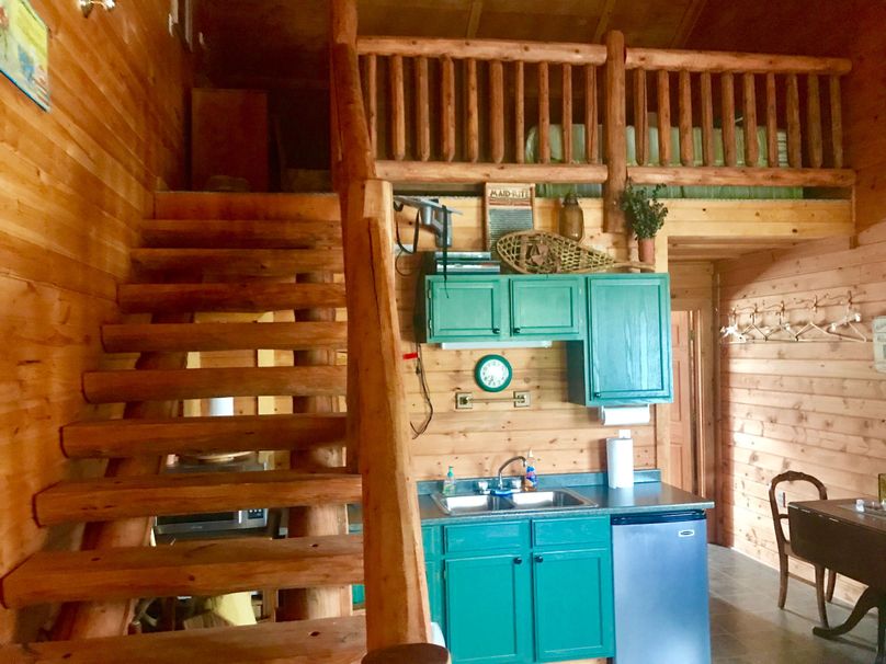 71 suite log stairway