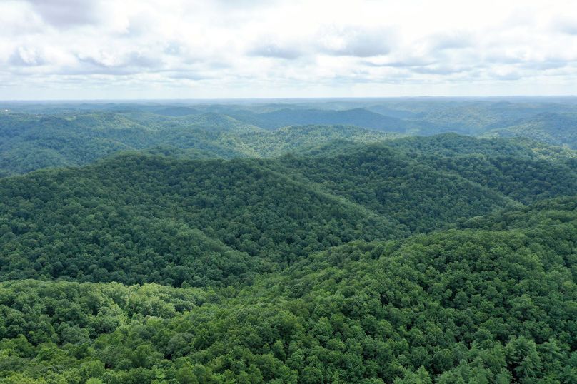 025 drone shot from the west boundary with a view across the many miles of beautiful kentucky mountains