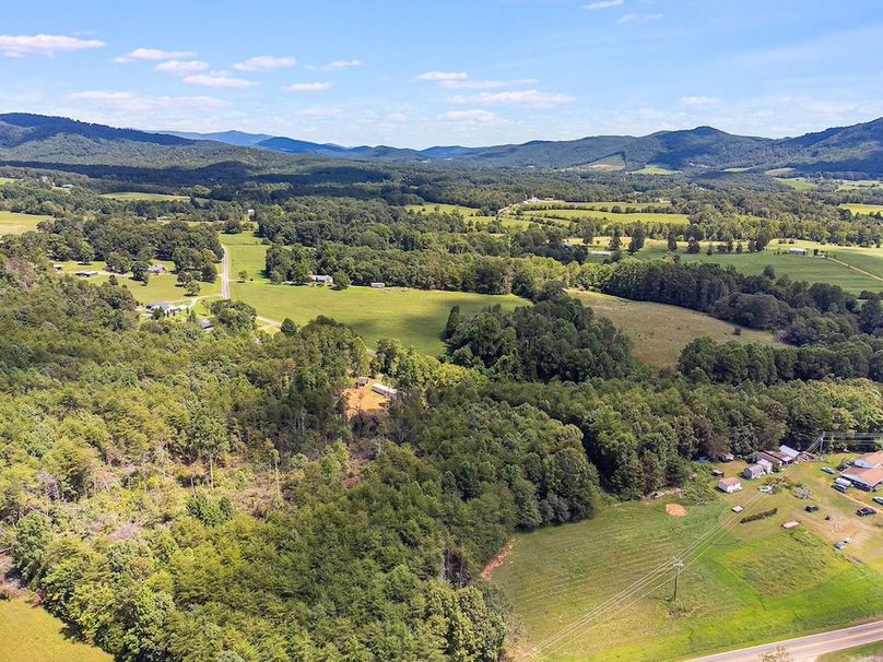 25-web-or-mls-211-luckadoo-rd