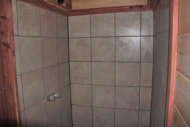 018 fully tiled shower