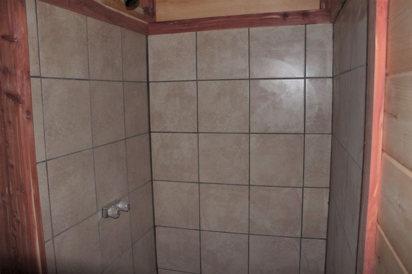 018 fully tiled shower
