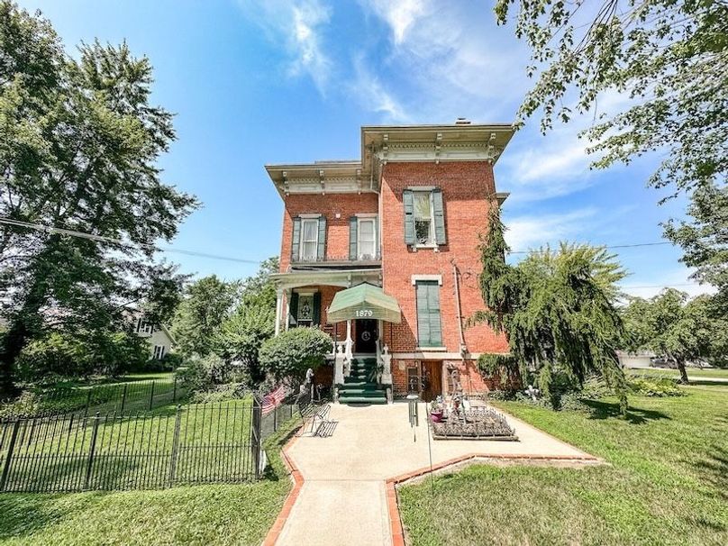 StenceRealty_25_515-N-8th-Street-Marshall-IL_11