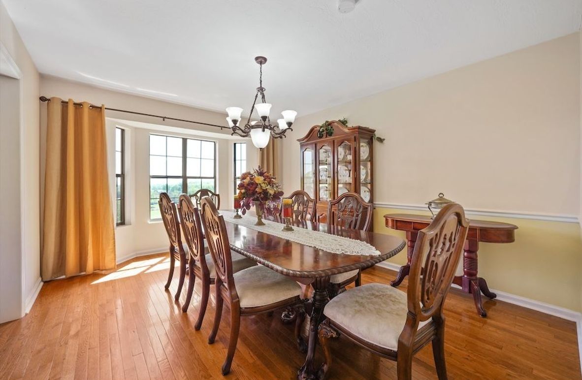 06-2869 Persian Ln03