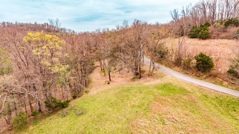 21-web-or-mls-Wolf Hill-41