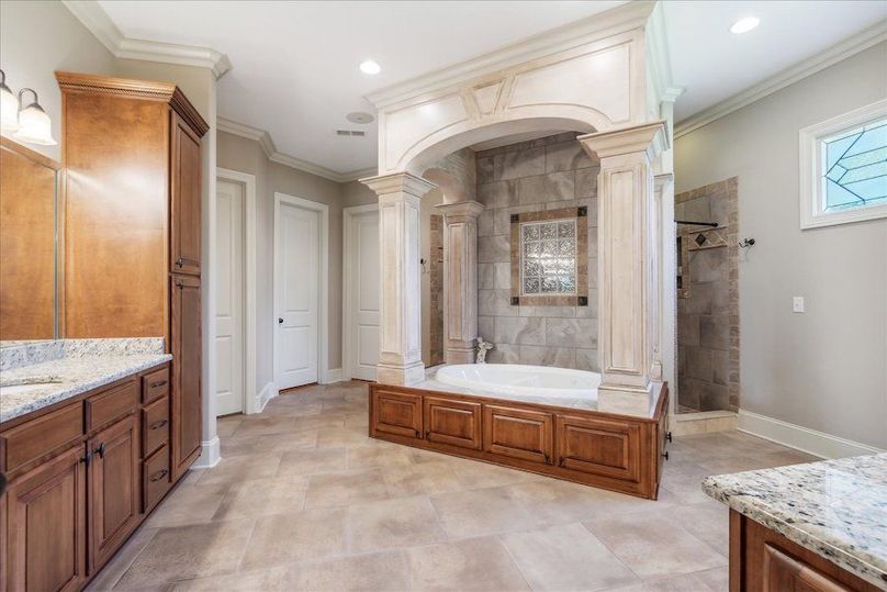 26-26-1528249m-5300 Raleigh Lagrange Dr