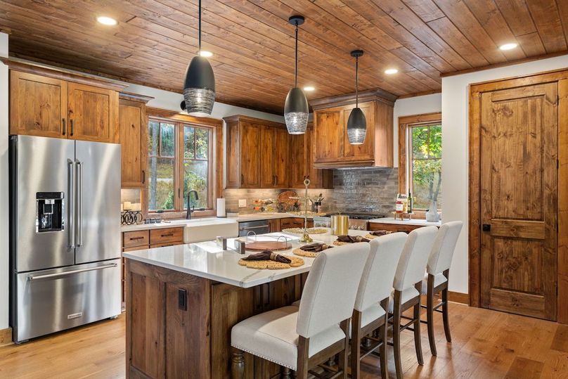 92-web-or-mls-6400 Golf Club Drive-4