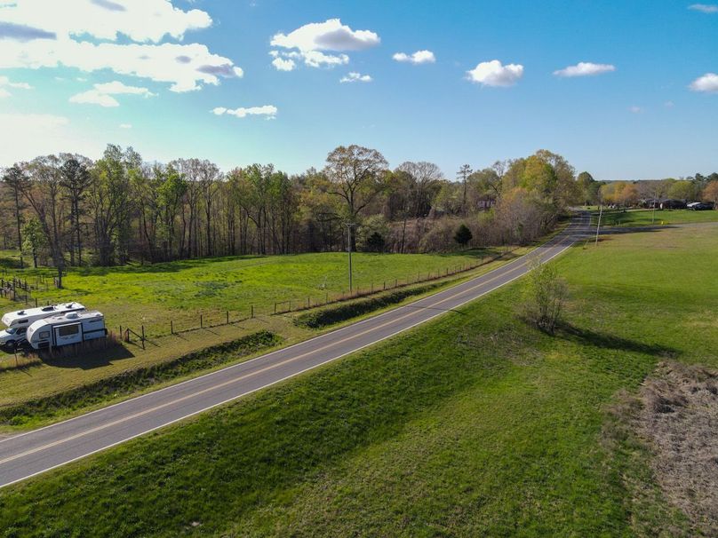 dji_fly_20240405_094252_274_1712324632359_photo