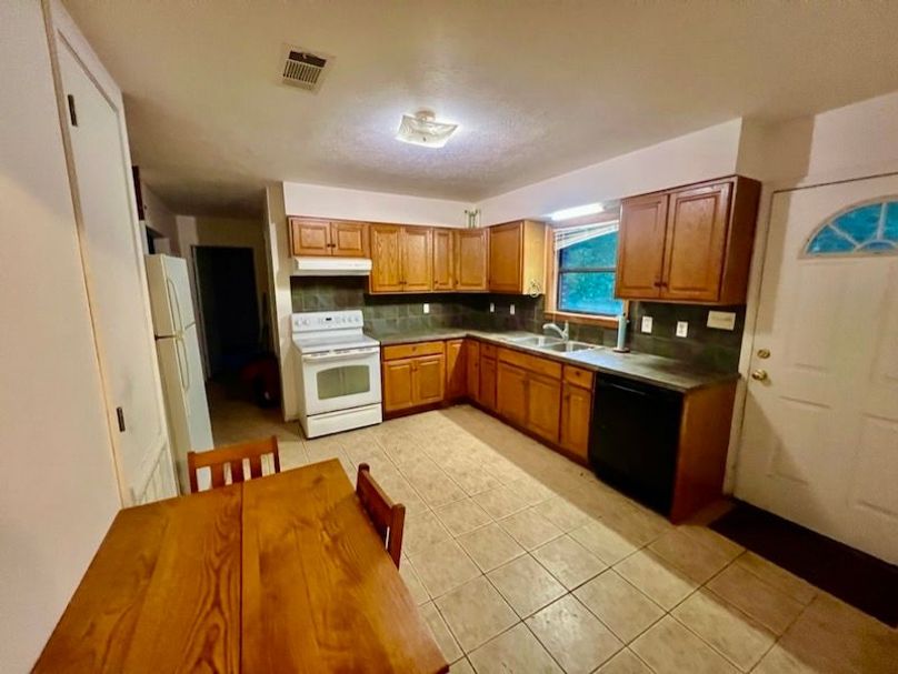 DE038C9C-C33E-497E-B805-5E41939A632D_1_105_c