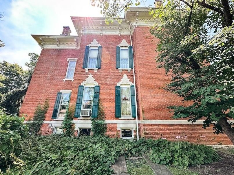 StenceRealty_25_515-N-8th-Street-Marshall-IL_5