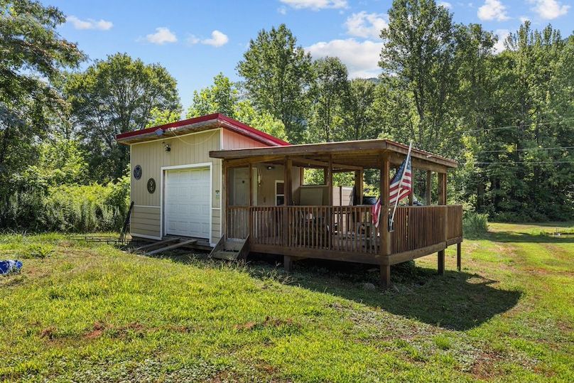 14-web-or-mls-4928 Yellow Creek Rd 012