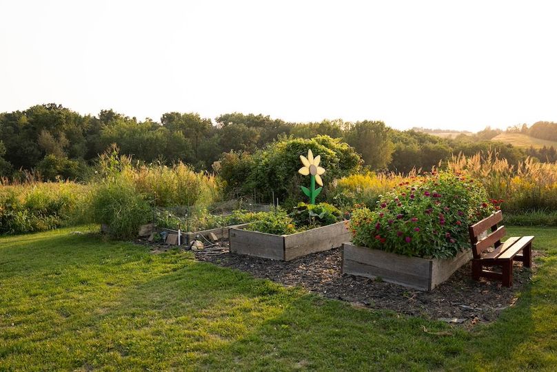 Cedar IA 152 Featured Z23