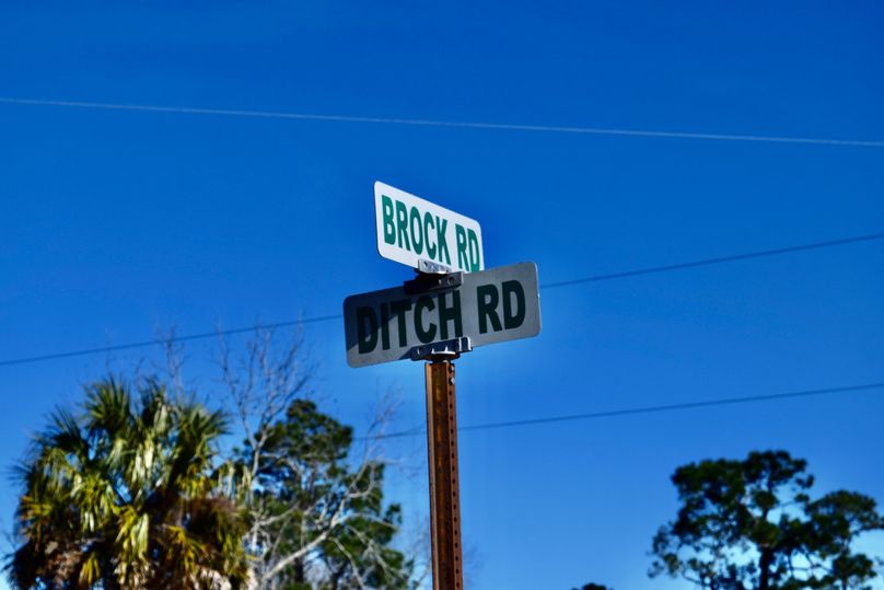10 intersection of brock roadditch road
