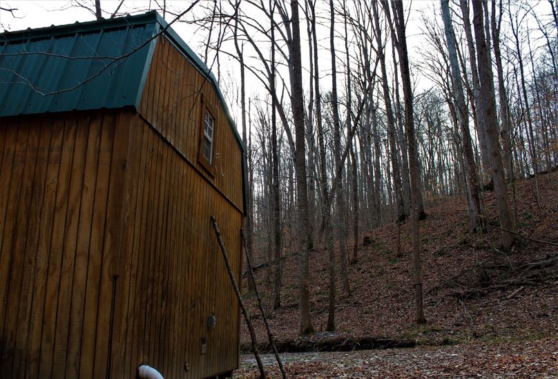 057 back view of small cabin