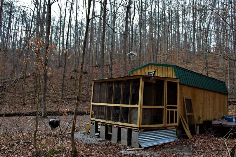 059 front porch area of small cabin