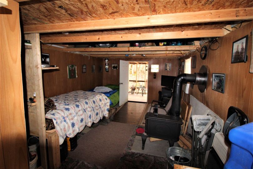 063 living quarters from kitchen area