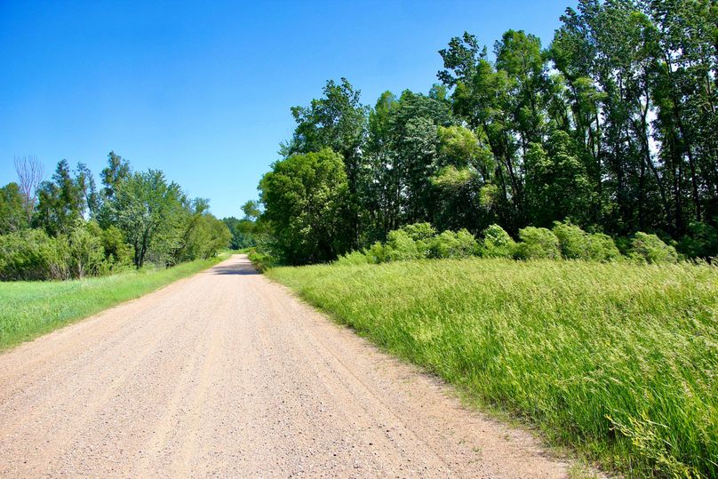 Pic 5 county road frontage