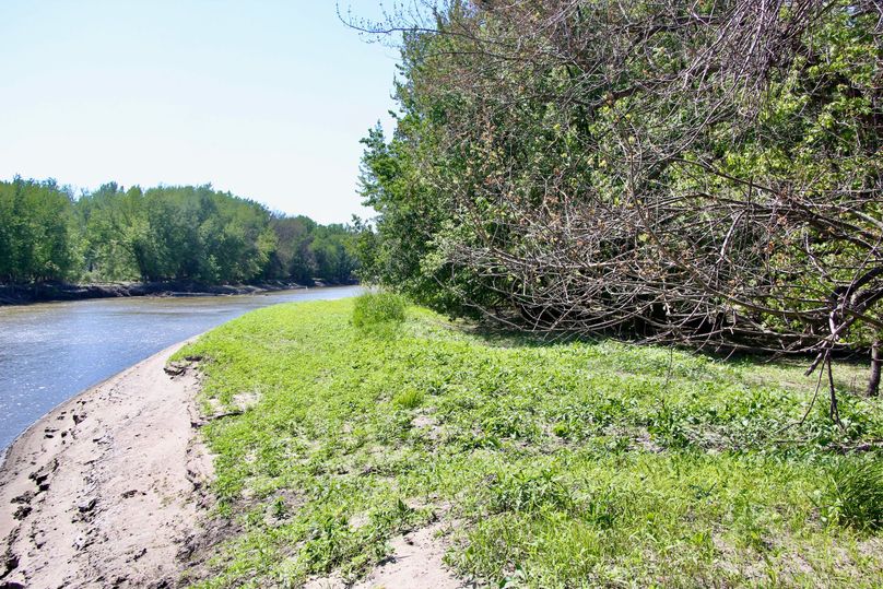 Pic 10 east boundary mn river