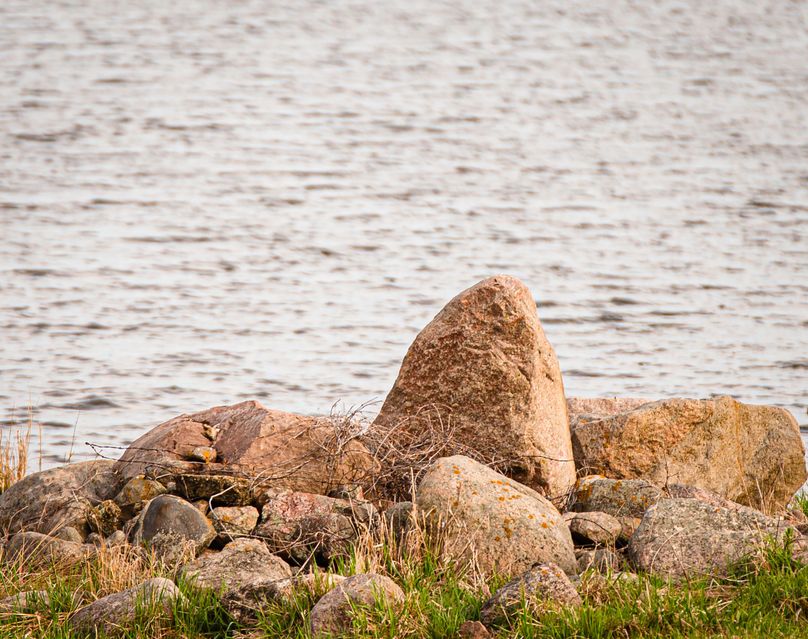 14 east lake field stones