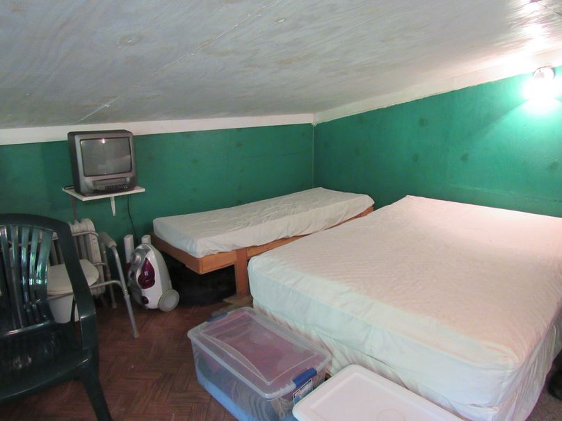 Second floor bedroom (2)