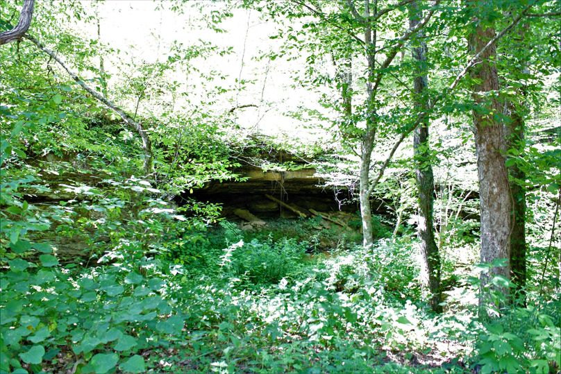 021 awesome rock feature along the main road