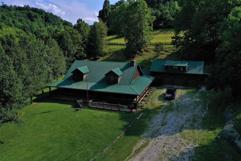 032 aerial shot of the cabin and garage bunkhouse