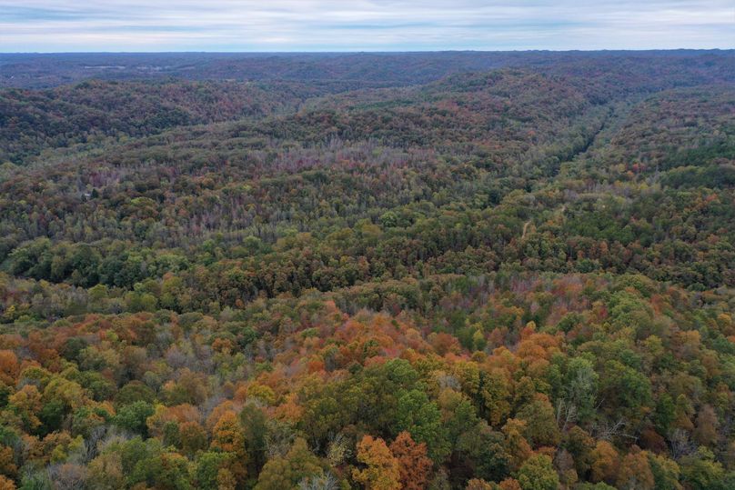 010 aerial drone shot from the south peak of the property looking to the northwest across the kentucky river valley