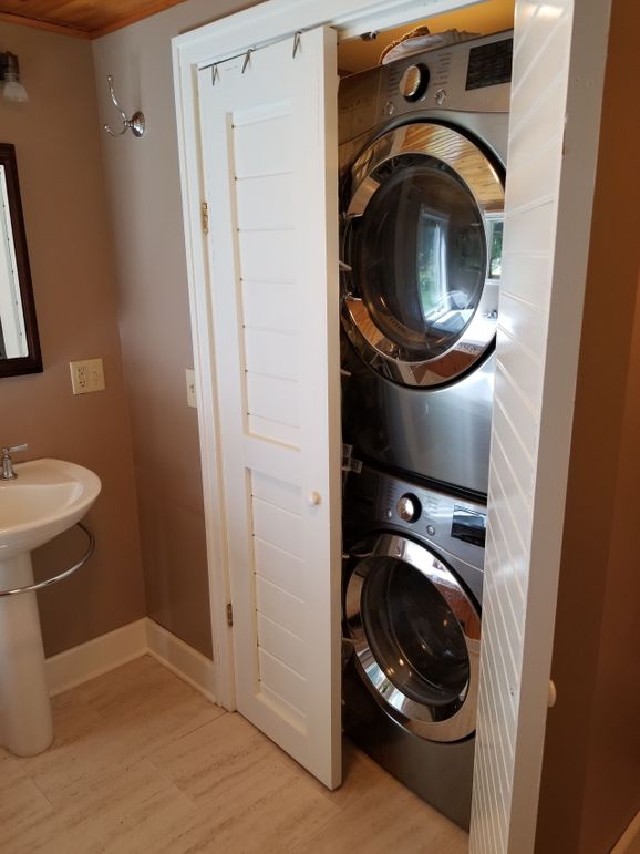 C2b  main hse -laundry off of kitchen