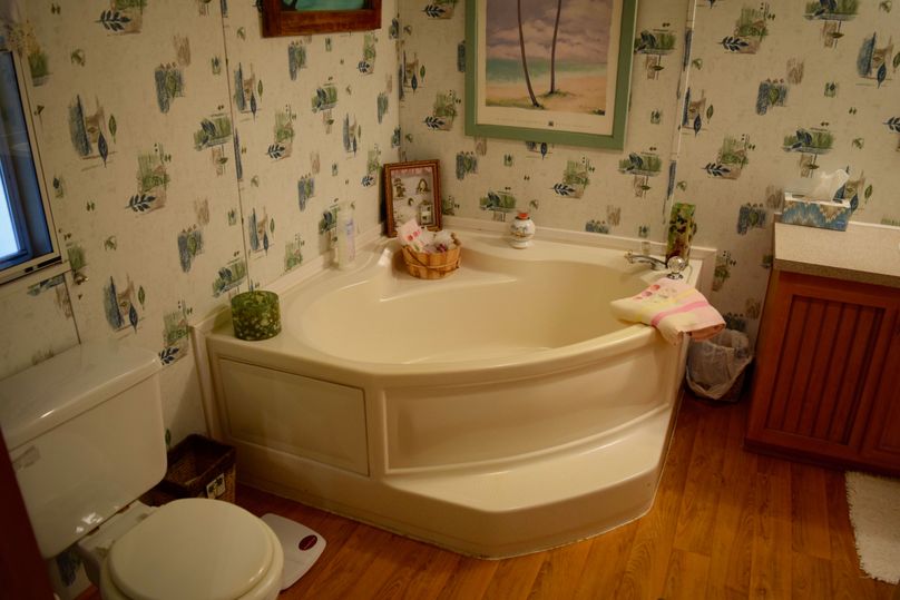 11 master bathroom-2