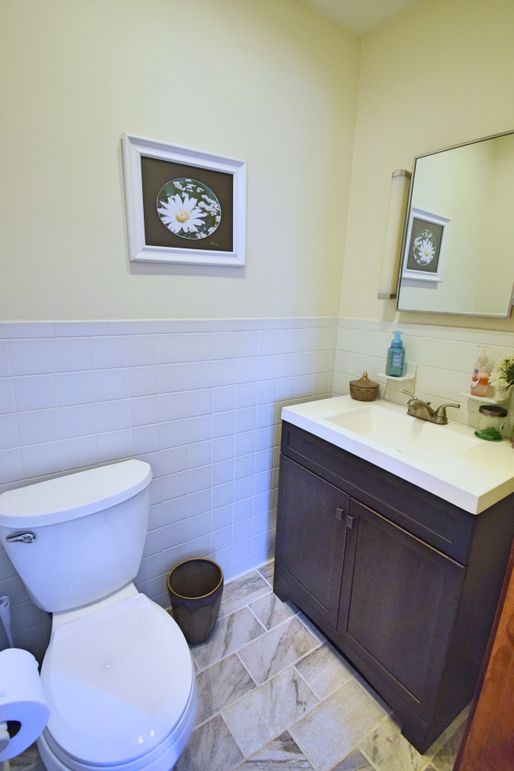 018 dsc 0409 half bath final