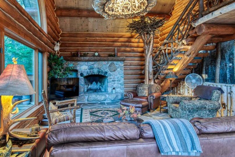 MiBvd25lcnMgcmVzaWRlbmNl