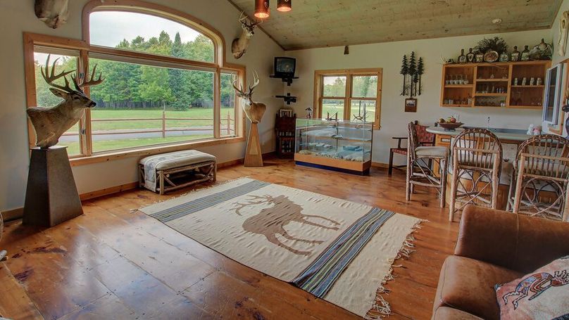 MzQgZ3Vlc3Qgc3VpdGUgbGl2aW5nIGFyZWE=