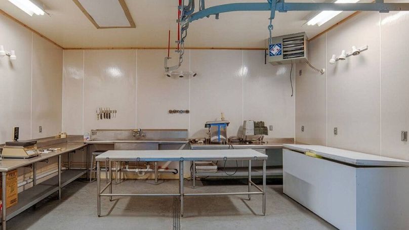 MzcgcHJvY2Vzc2luZyByb29t