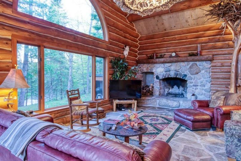 MyBvd25lcnMgcmVzaWRlbmNlIGxpdmluZyByb29t