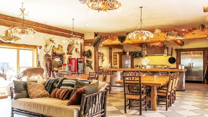 NSBtYWluIGxvZGdlIGRpbmluZw==