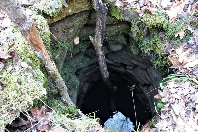 022 old hand dug and laid water well at one of the old homesteads