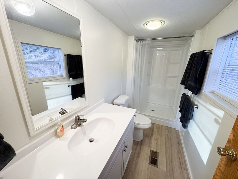 Roane, WV 100.12 AC Tree Line-16