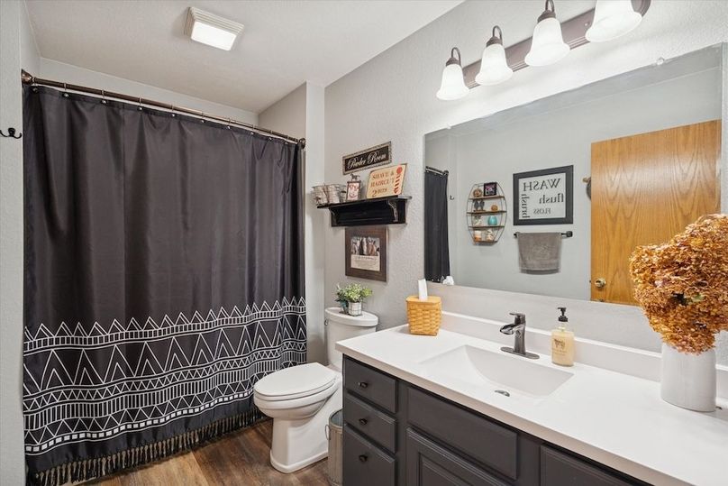 26-4800-Cub-Hollow-Rd-WindowStill