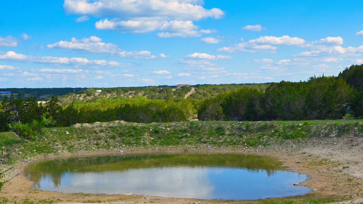 Hilltop Acreage In Central Texas Whitetail Properties