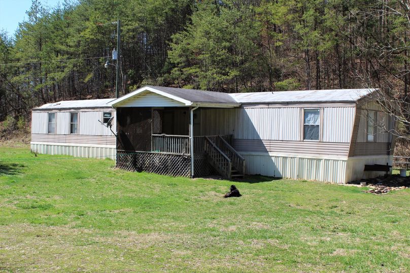 002 nice residence located toward the front of the property